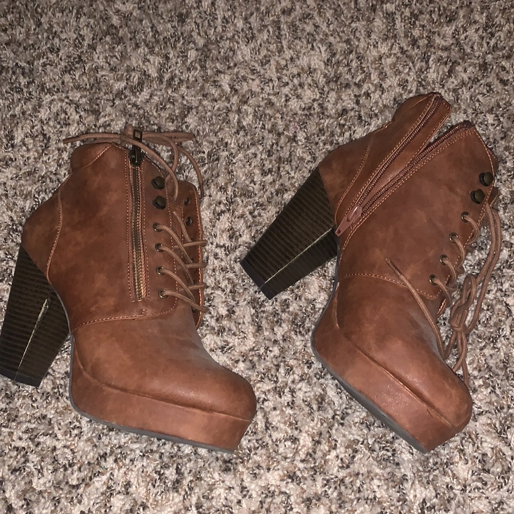 Booties in great condition worn twice. Super comfortable